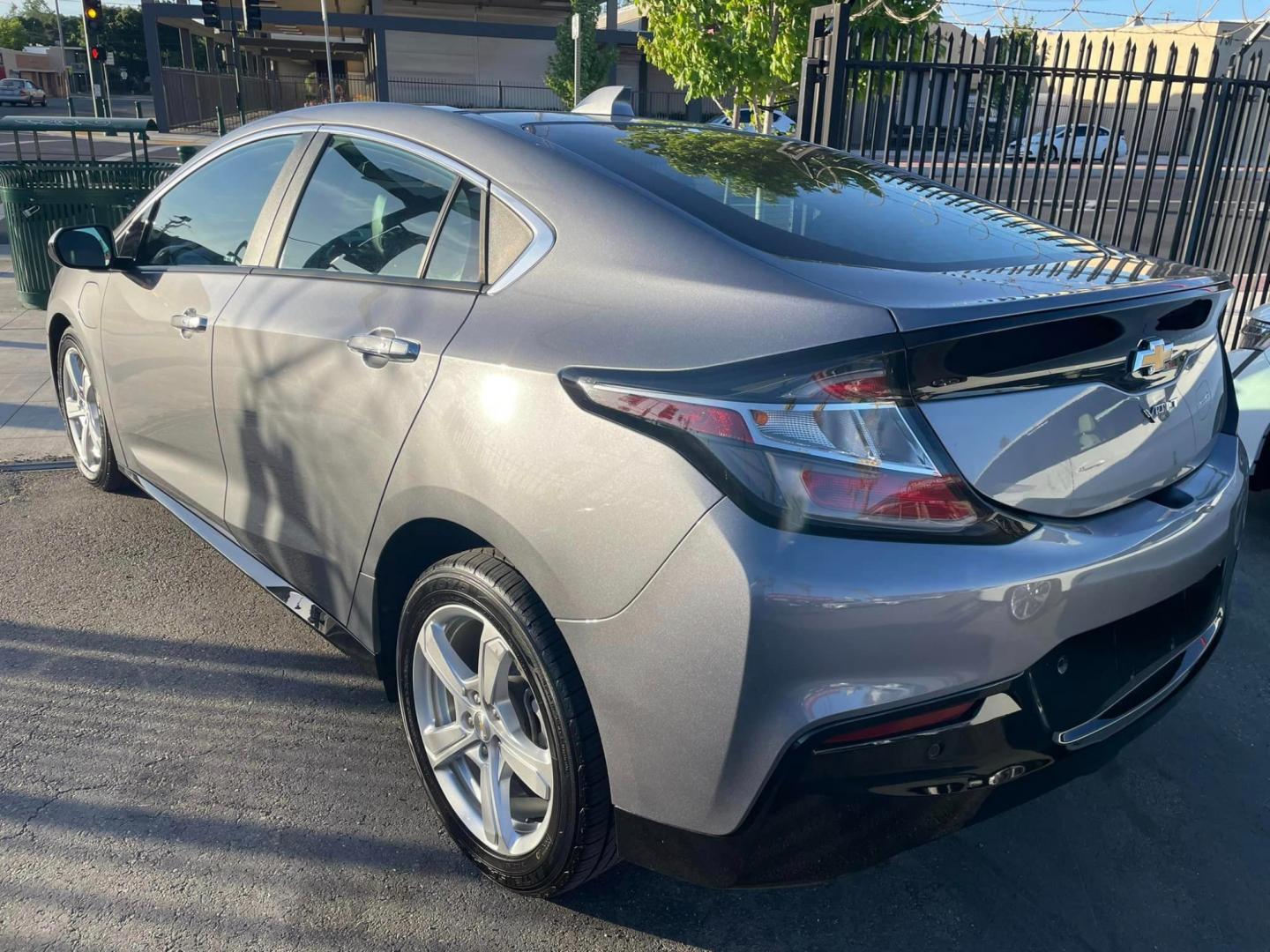 2018 DARK GRAY /BLACK Chevrolet Volt (1G1RC6S52JU) , located at 744 E Miner Ave, Stockton, CA, 95202, (209) 944-5770, 37.956863, -121.282082 - PLUS TAXES AND FEES - Photo#10